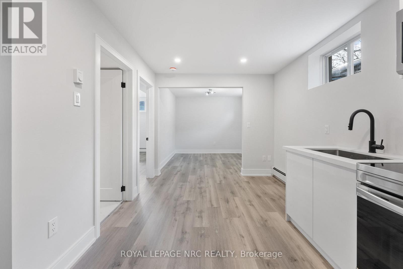 Lower - 318 River Road, Welland, Ontario  L3B 2S4 - Photo 5 - X12433991