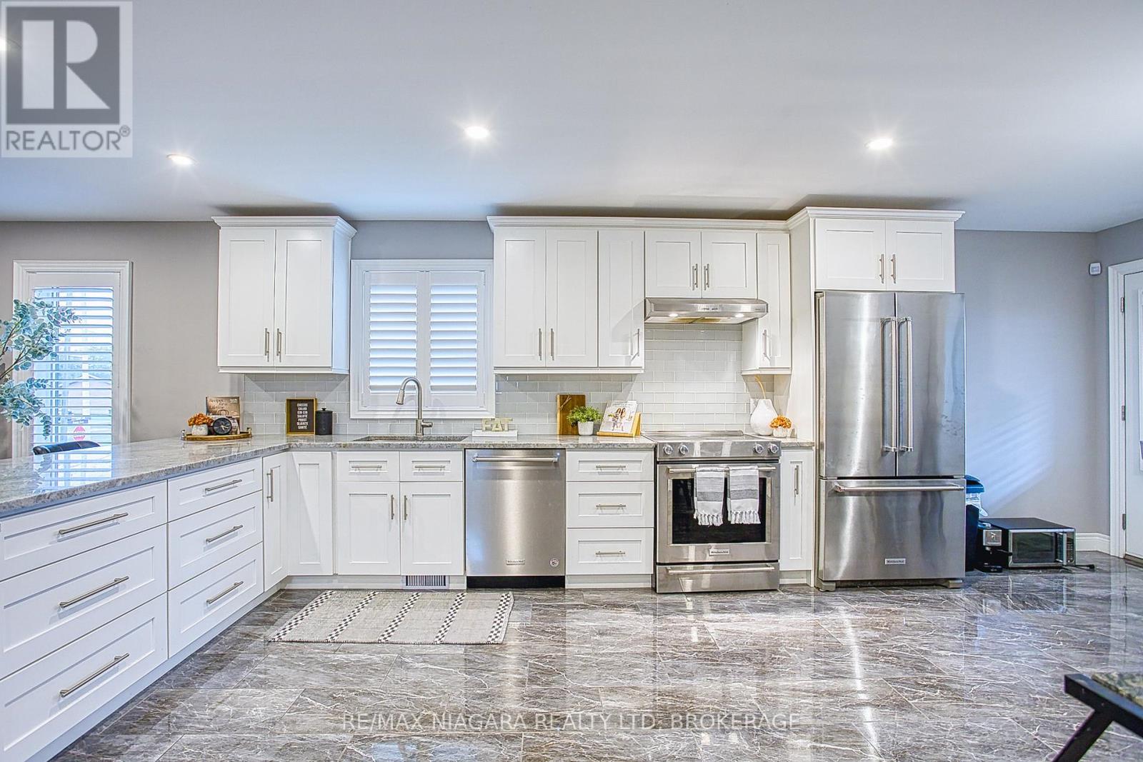 43 Sauer Avenue, Welland, Ontario  L3B 0C7 - Photo 11 - X12434312