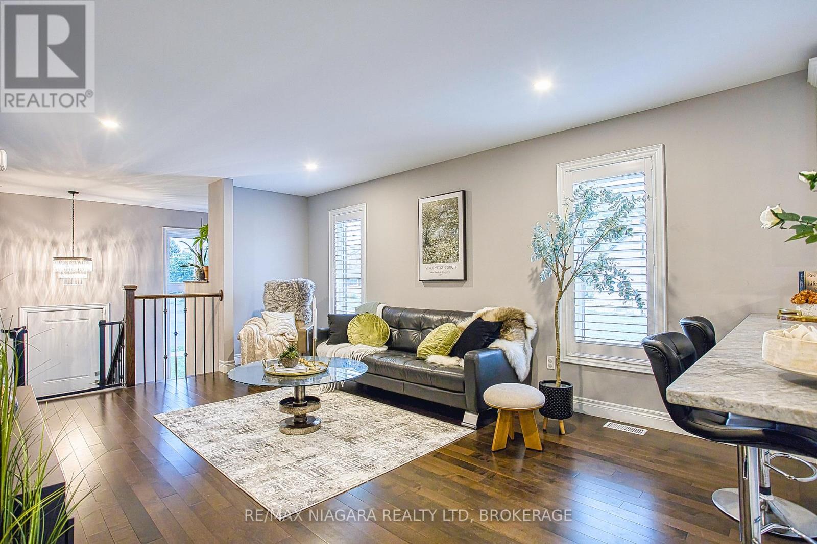 43 Sauer Avenue, Welland, Ontario  L3B 0C7 - Photo 7 - X12434312