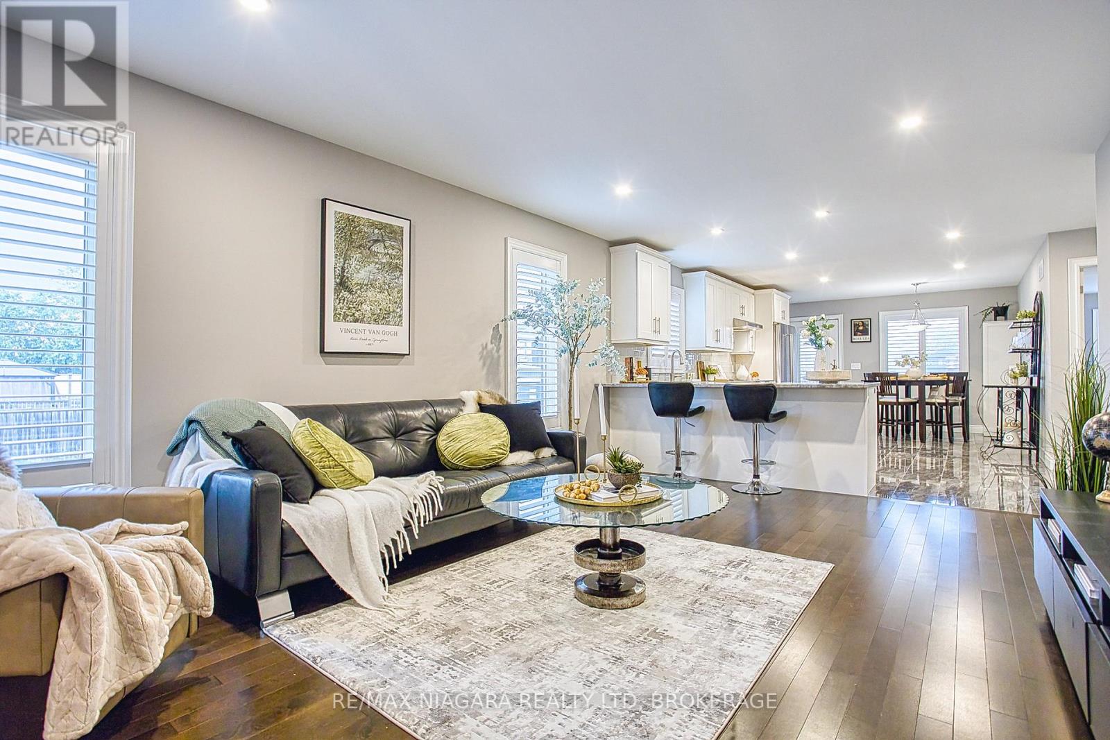 43 Sauer Avenue, Welland, Ontario  L3B 0C7 - Photo 8 - X12434312