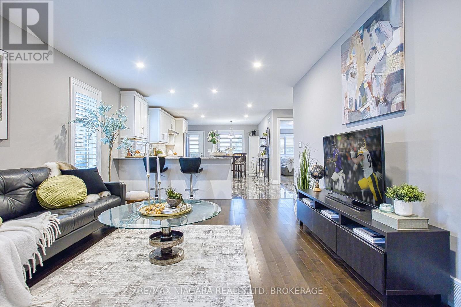 43 Sauer Avenue, Welland, Ontario  L3B 0C7 - Photo 9 - X12434312