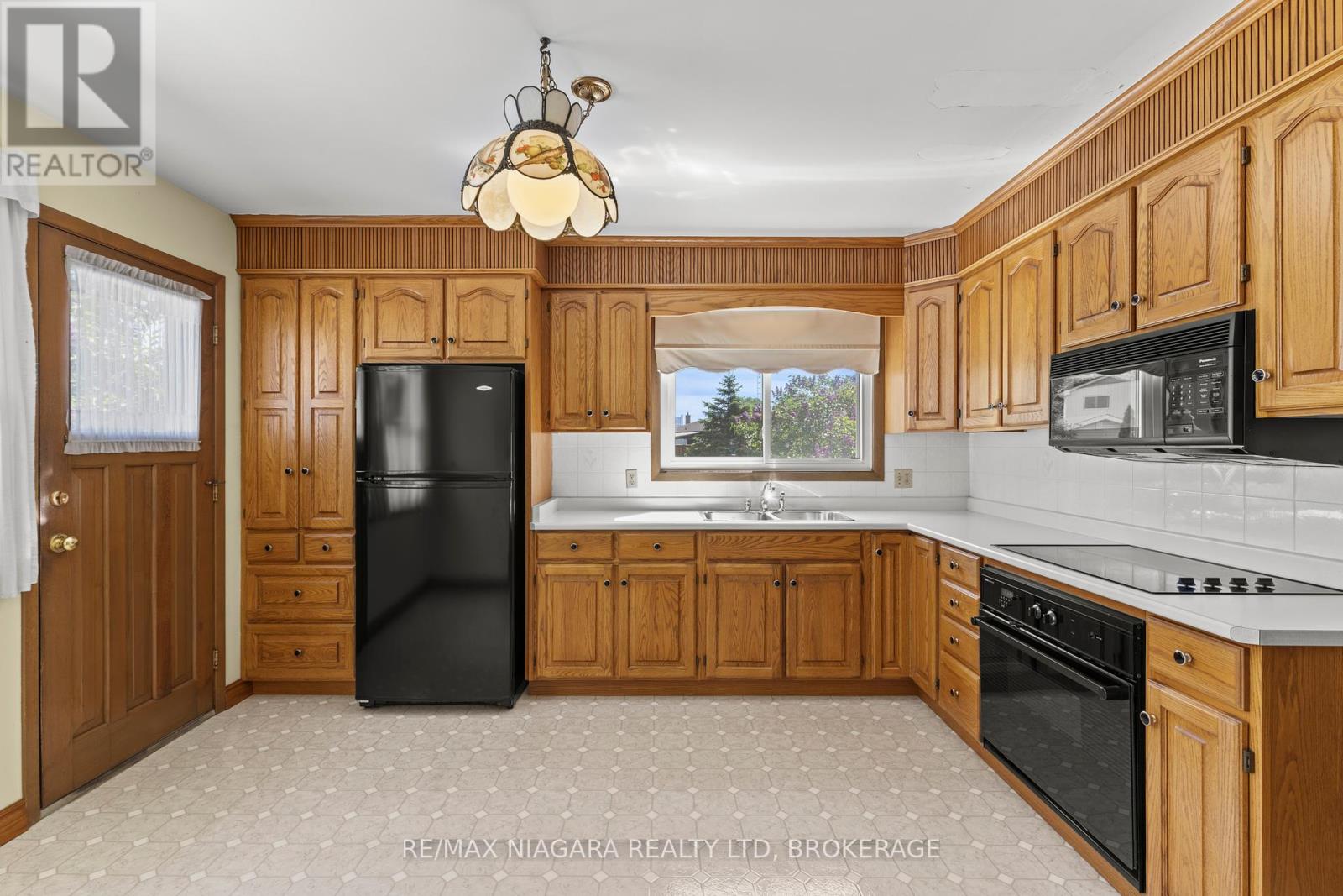 6628 Argyll Crescent, Niagara Falls, Ontario  L2G 5E7 - Photo 15 - X12435324