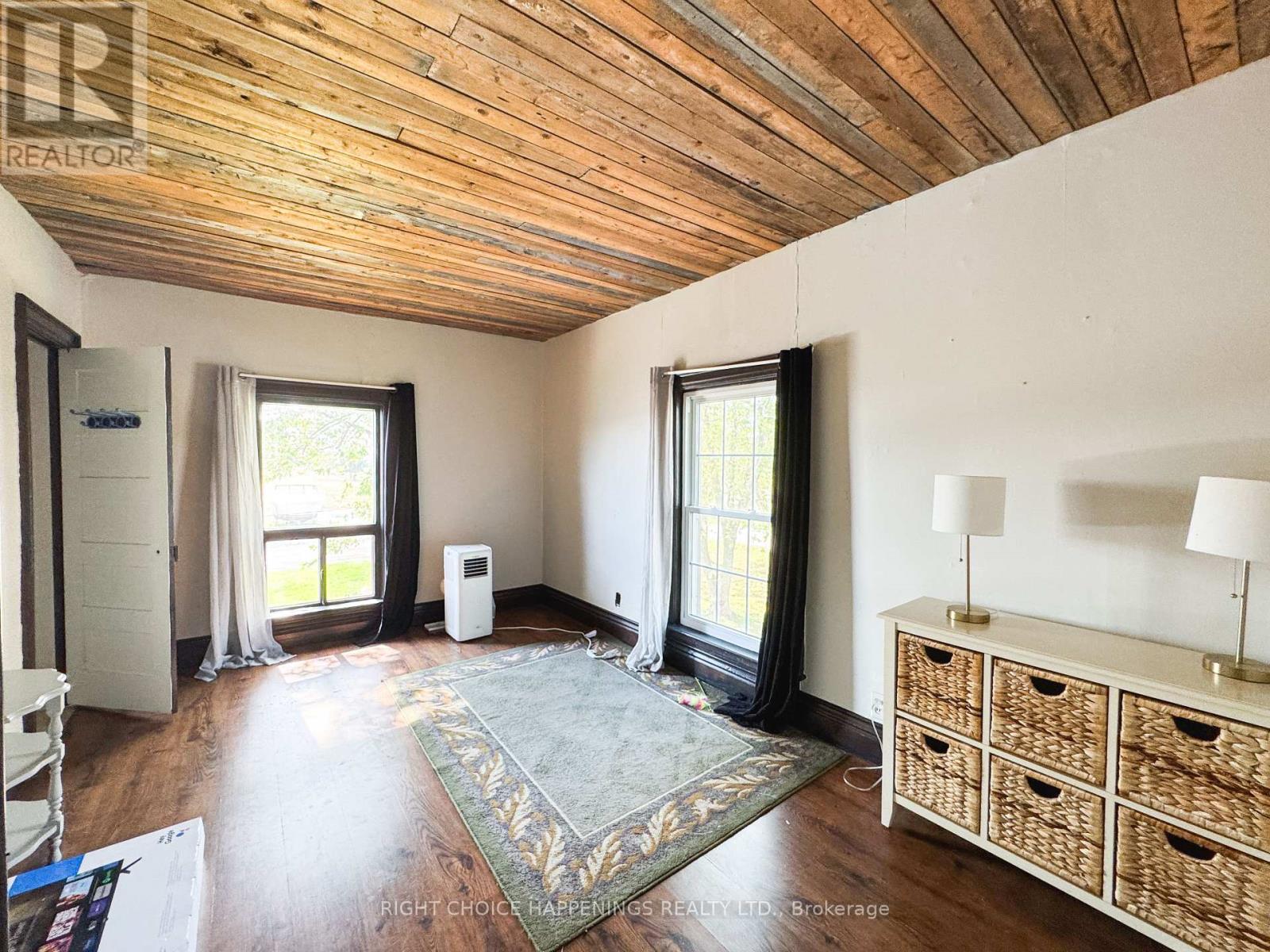 1937 Brookfield Road, Port Colborne, Ontario  L3K 5V3 - Photo 11 - X12436246