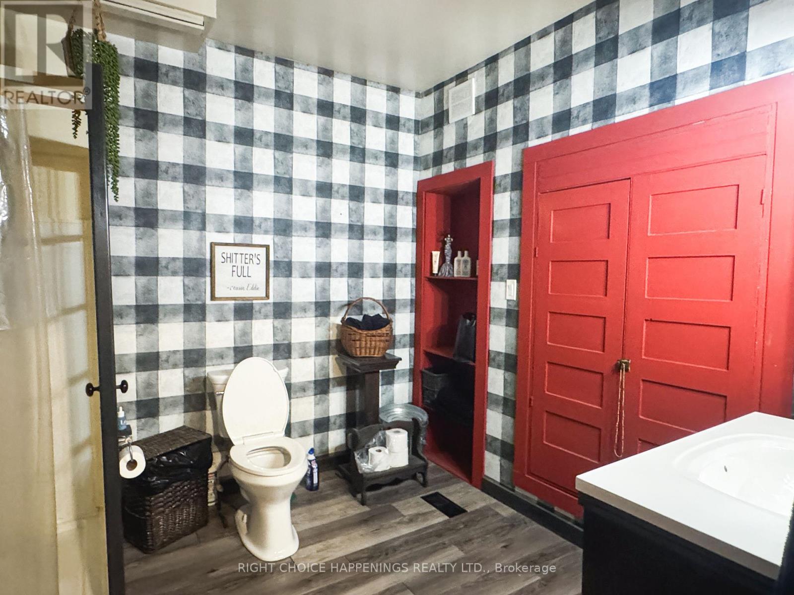 1937 Brookfield Road, Port Colborne, Ontario  L3K 5V3 - Photo 7 - X12436246