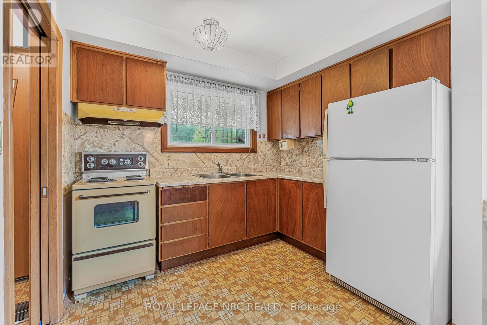 269 Rainbow Drive, Hamilton, Ontario  L8K 4G3 - Photo 10 - X12436332