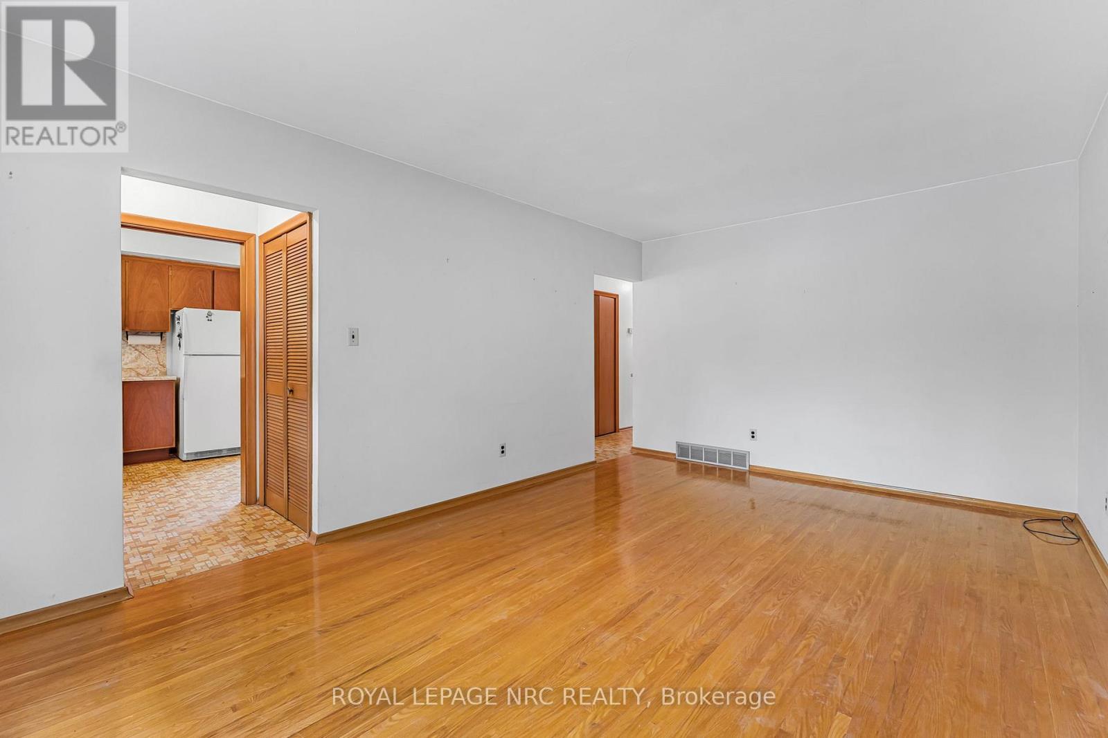 269 Rainbow Drive, Hamilton, Ontario  L8K 4G3 - Photo 15 - X12436332