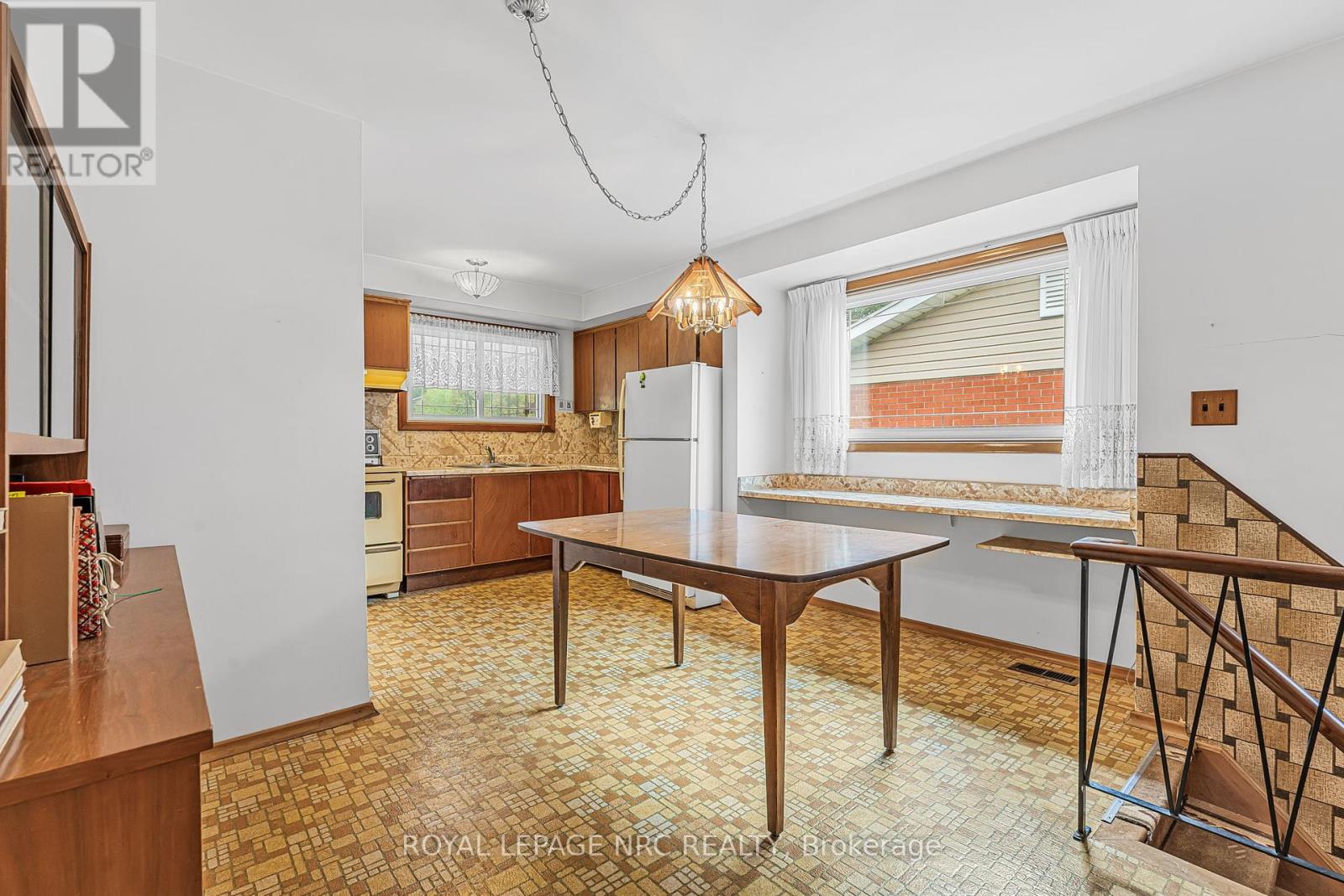 269 Rainbow Drive, Hamilton, Ontario  L8K 4G3 - Photo 18 - X12436332