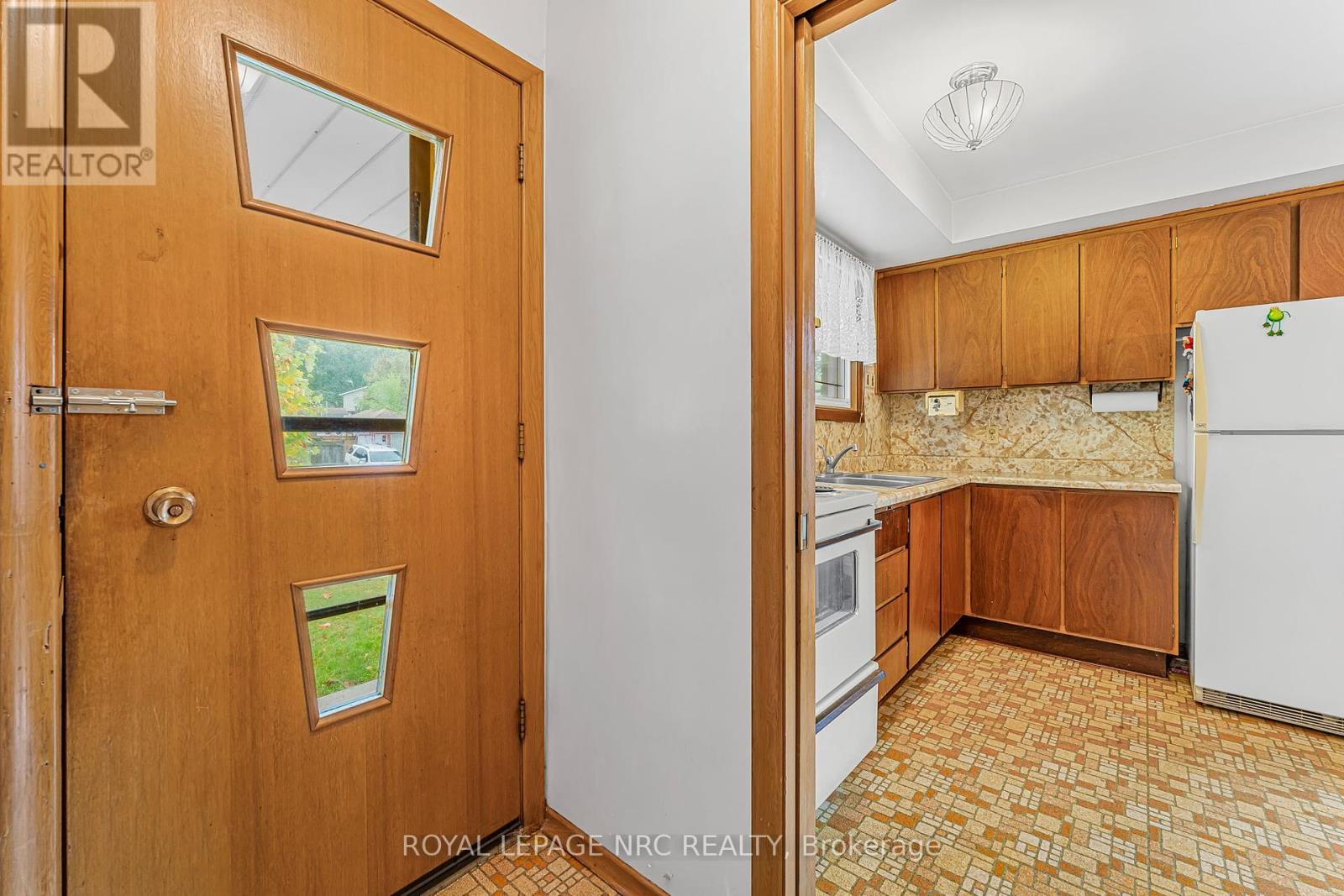 269 Rainbow Drive, Hamilton, Ontario  L8K 4G3 - Photo 8 - X12436332