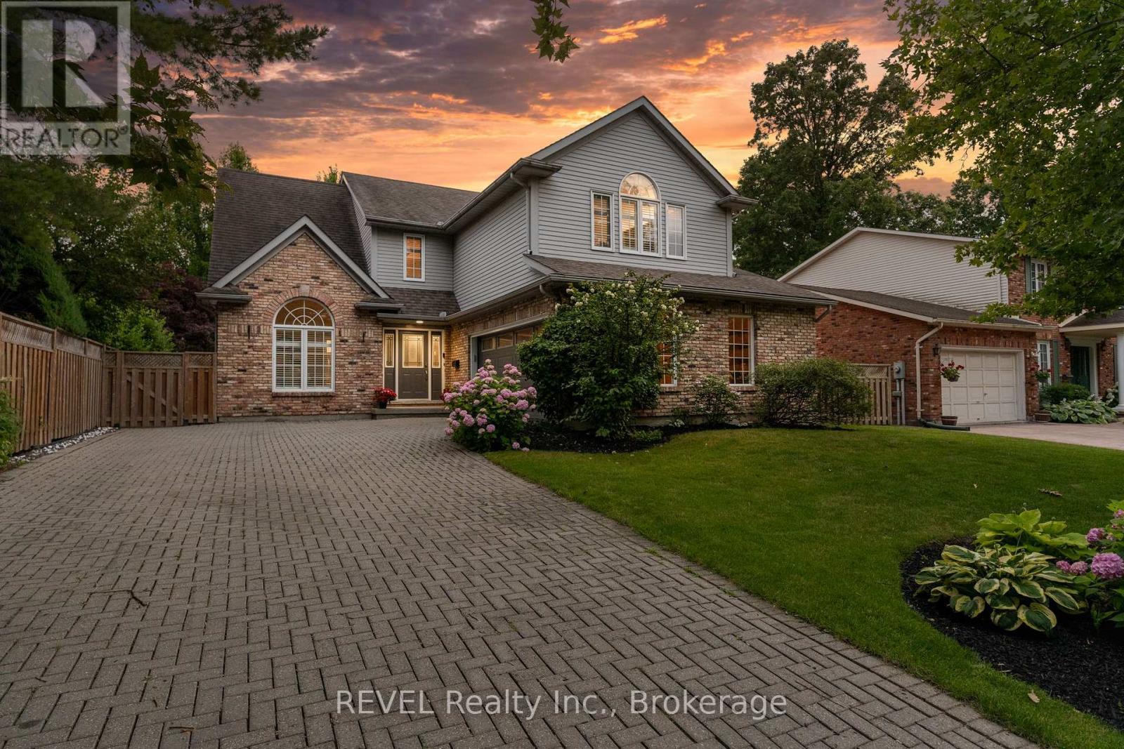 78 Sovereign Drive, St. Catharines, Ontario  L2T 1Z7 - Photo 2 - X12436459