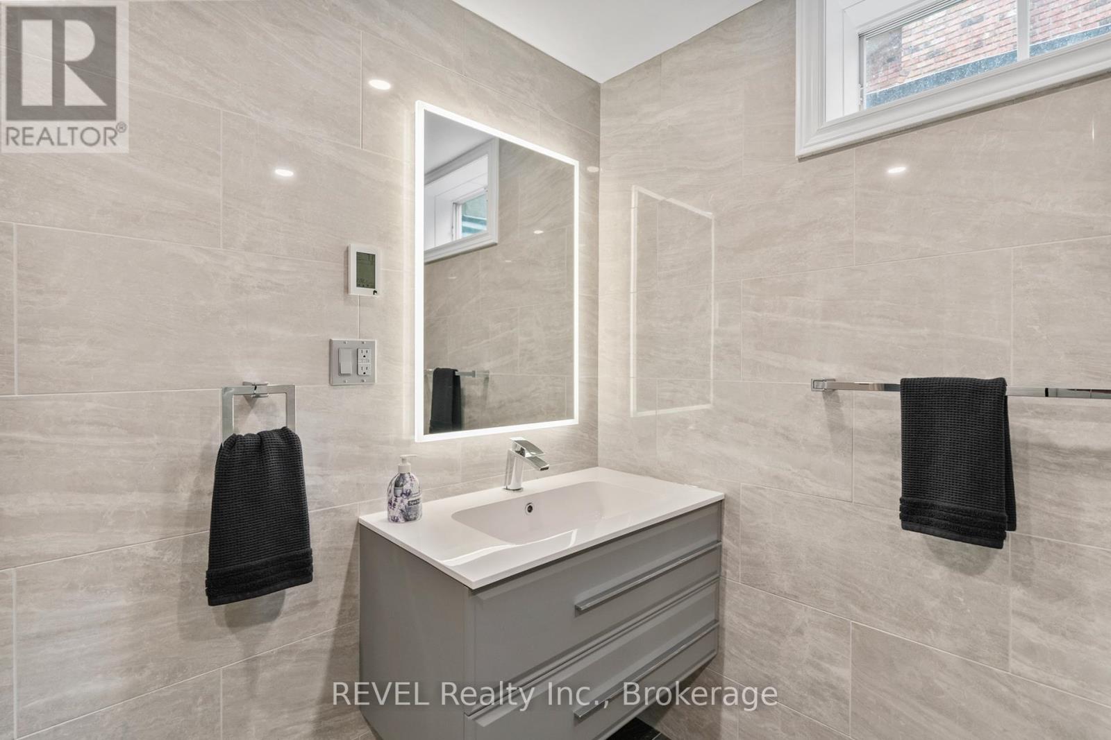 78 Sovereign Drive, St. Catharines, Ontario  L2T 1Z7 - Photo 35 - X12436459