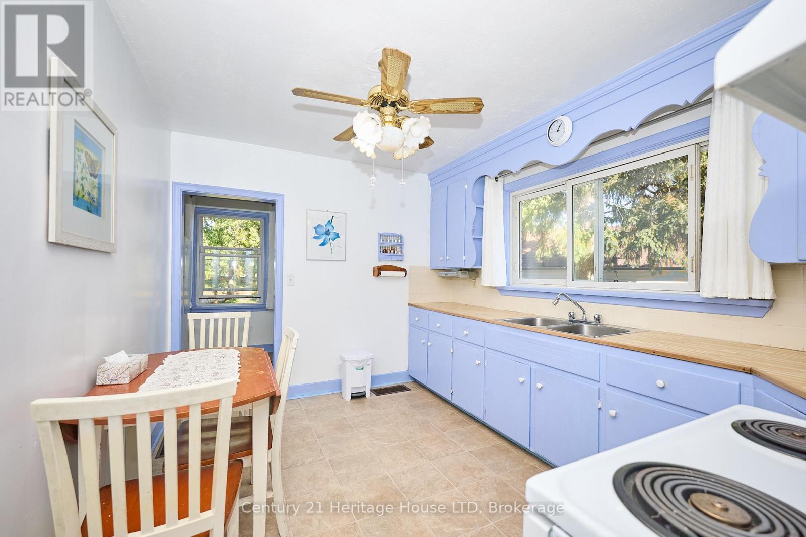 6281 Burdette Drive, Niagara Falls, Ontario  L2E 5H1 - Photo 11 - X12436995