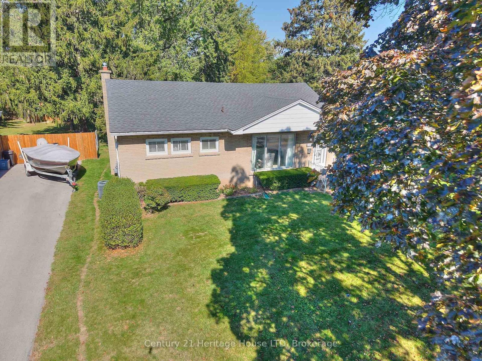 6281 Burdette Drive, Niagara Falls, Ontario  L2E 5H1 - Photo 3 - X12436995