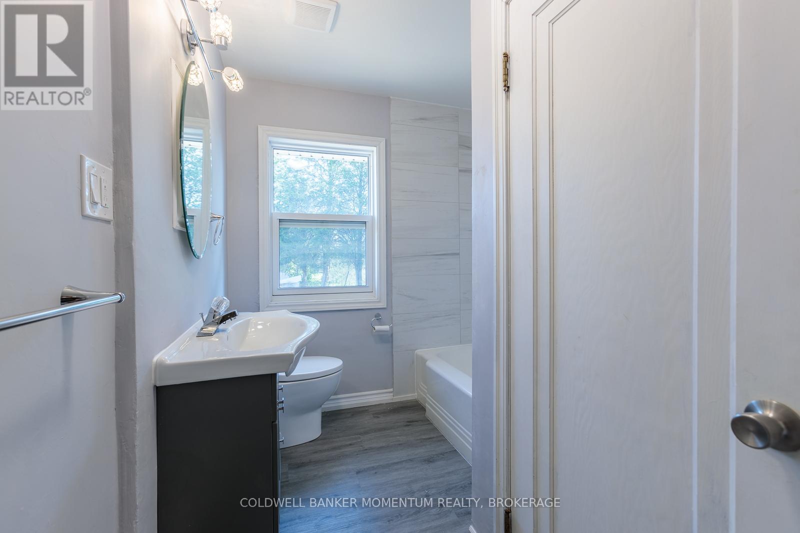 2 Foley Crescent, Thorold, Ontario  L2V 2K8 - Photo 14 - X12437085