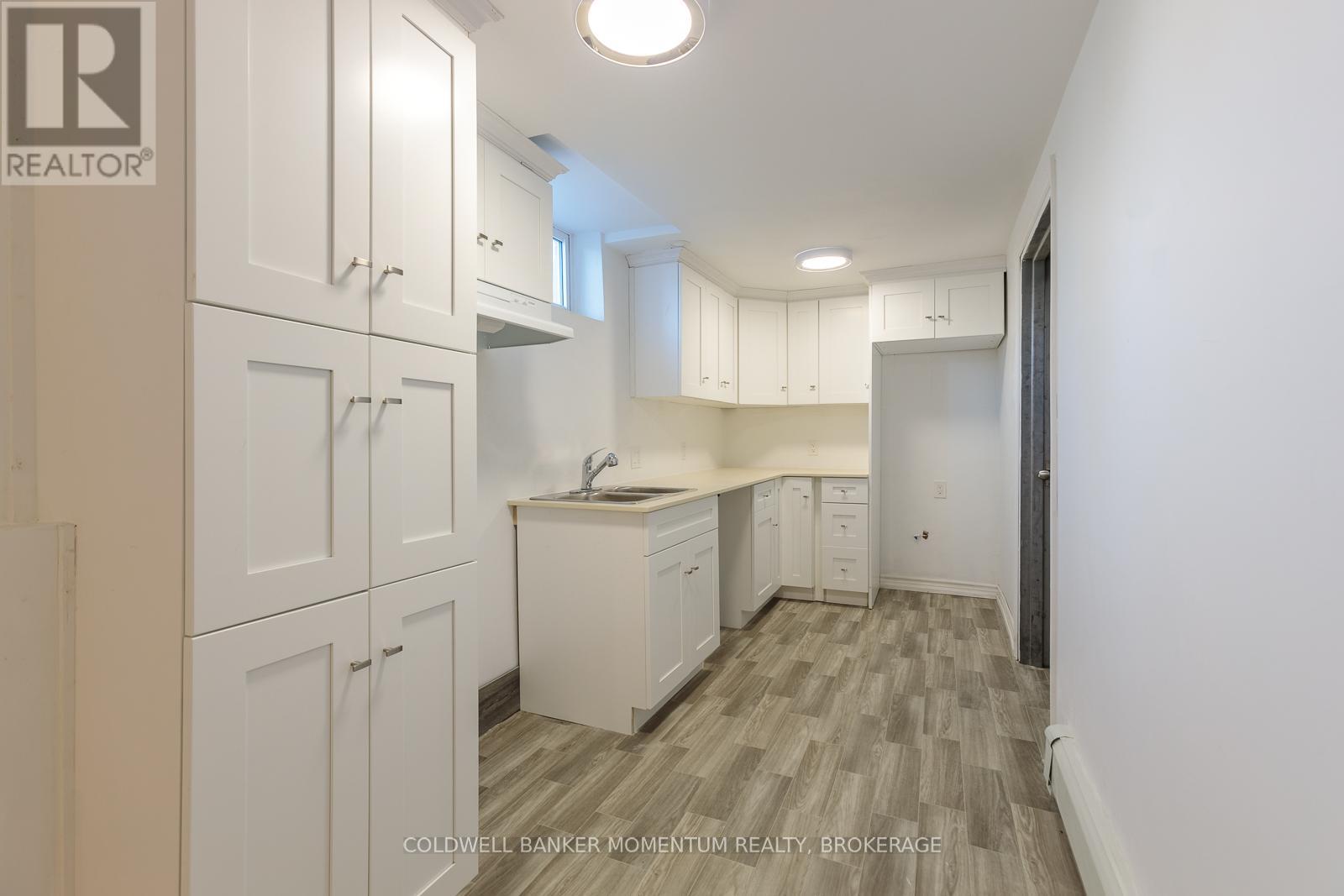 2 Foley Crescent, Thorold, Ontario  L2V 2K8 - Photo 23 - X12437085