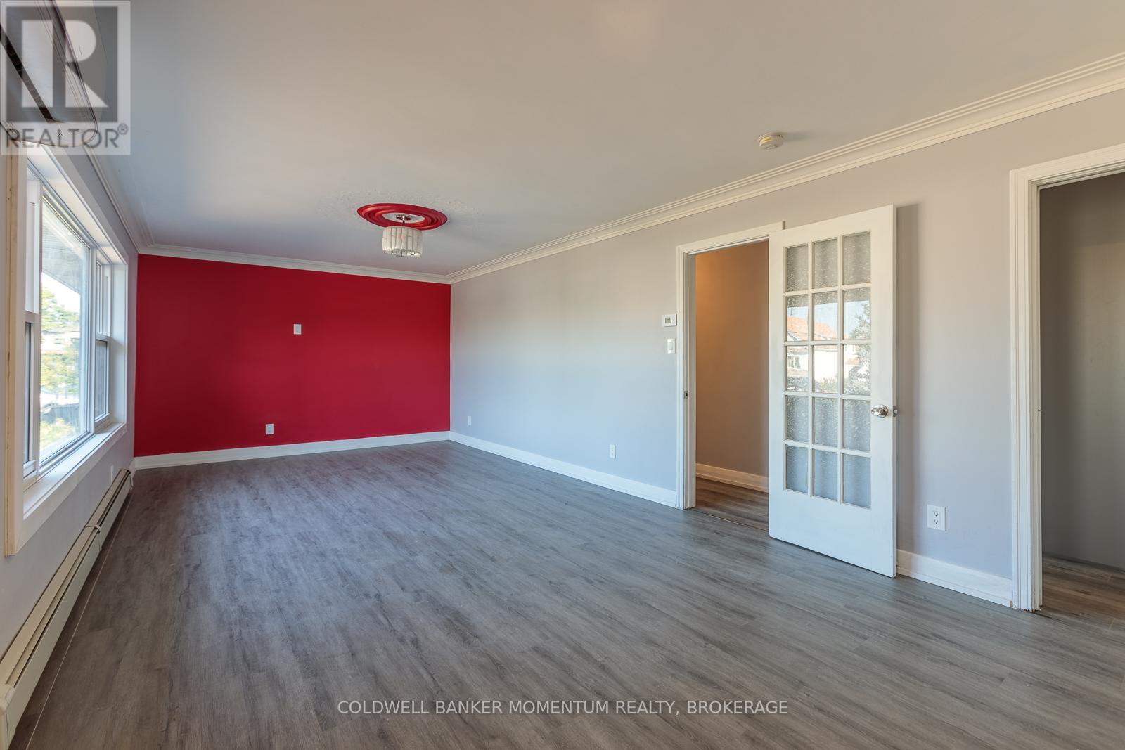 2 Foley Crescent, Thorold, Ontario  L2V 2K8 - Photo 5 - X12437085