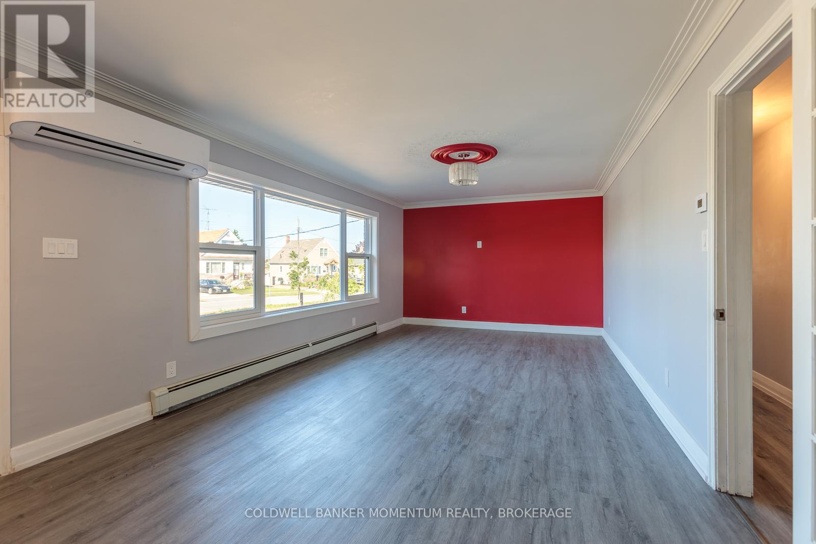 2 Foley Crescent, Thorold, Ontario  L2V 2K8 - Photo 6 - X12437085