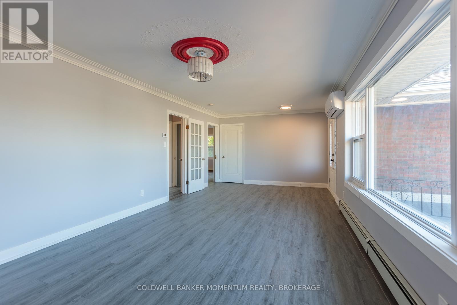 2 Foley Crescent, Thorold, Ontario  L2V 2K8 - Photo 7 - X12437085