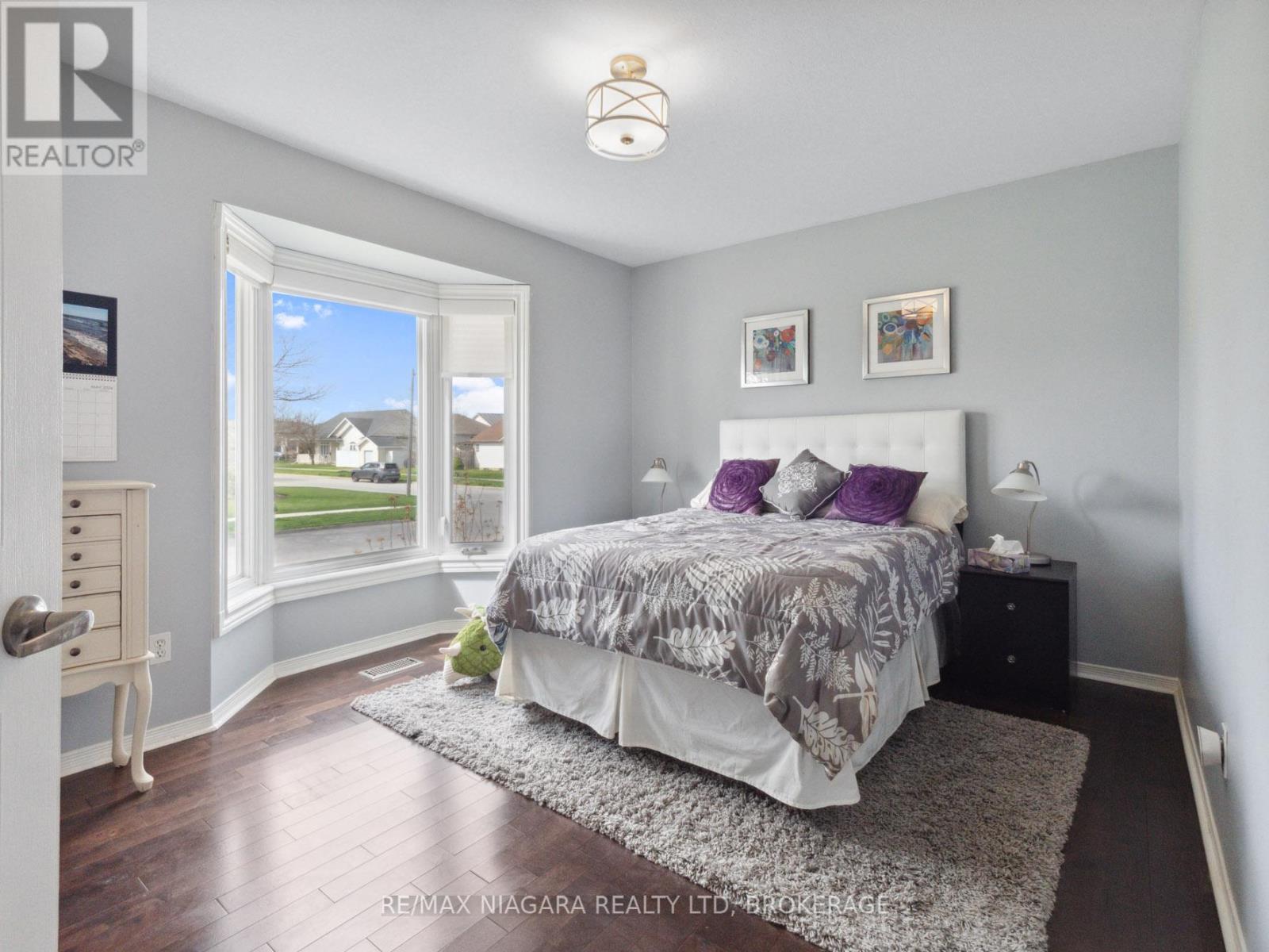 3564 Hill Street, Fort Erie, Ontario  L0S 1S0 - Photo 10 - X12437264