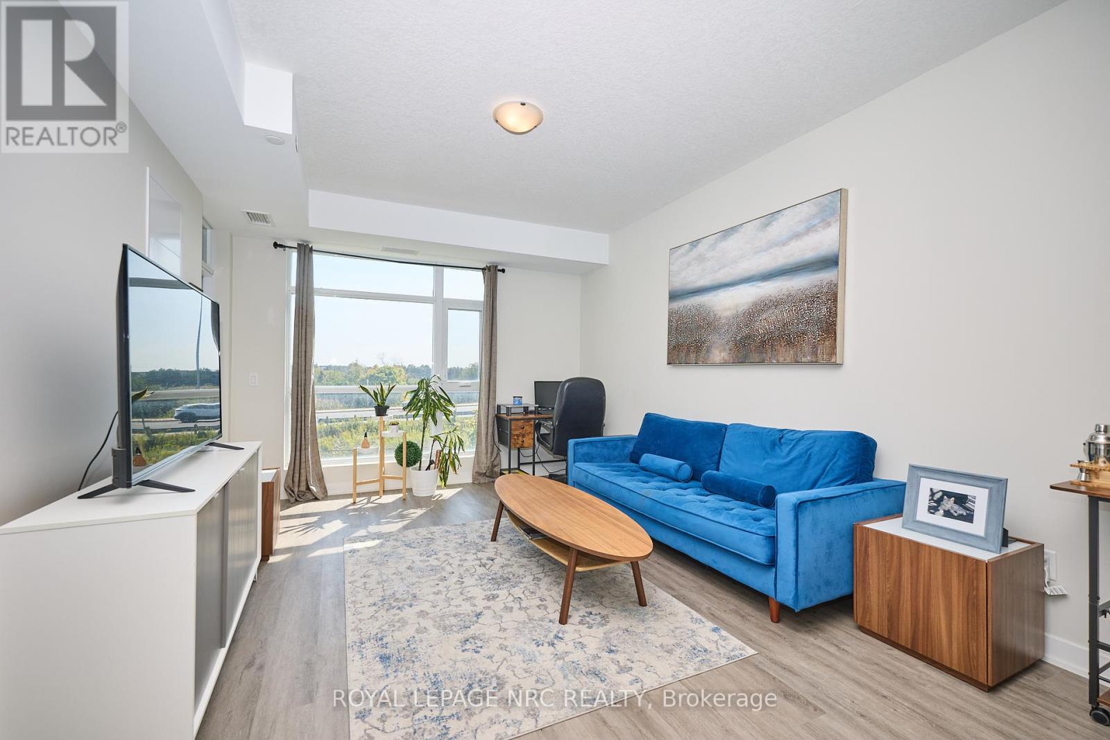 221 - 600 North Service Road, Hamilton, Ontario  L8E 0L2 - Photo 11 - X12438189