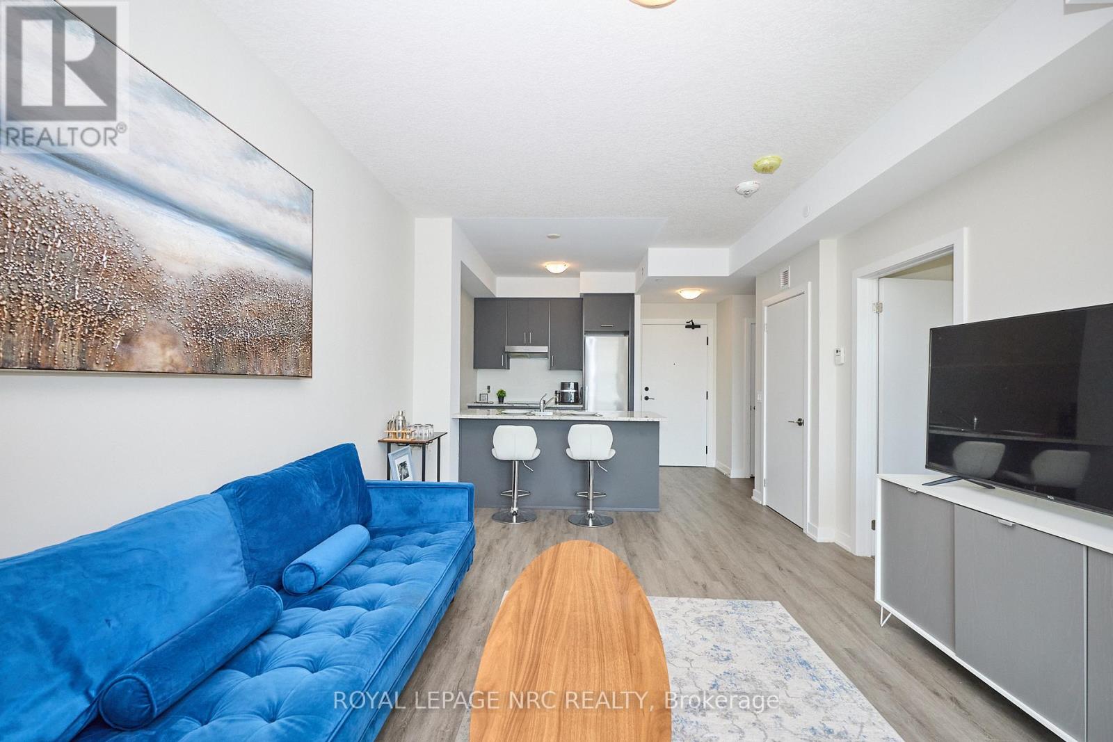 221 - 600 North Service Road, Hamilton, Ontario  L8E 0L2 - Photo 14 - X12438189