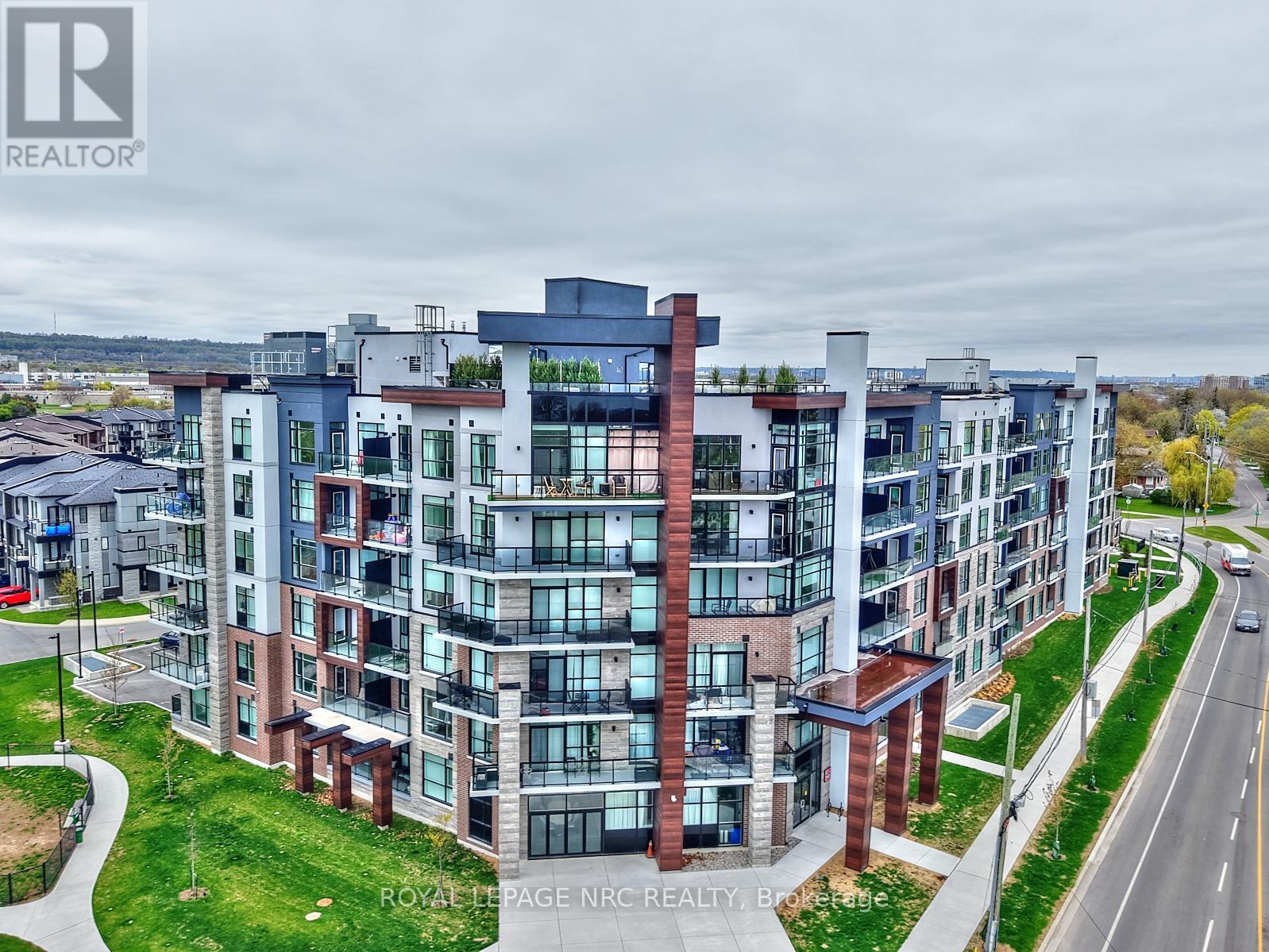 221 - 600 North Service Road, Hamilton, Ontario  L8E 0L2 - Photo 39 - X12438189