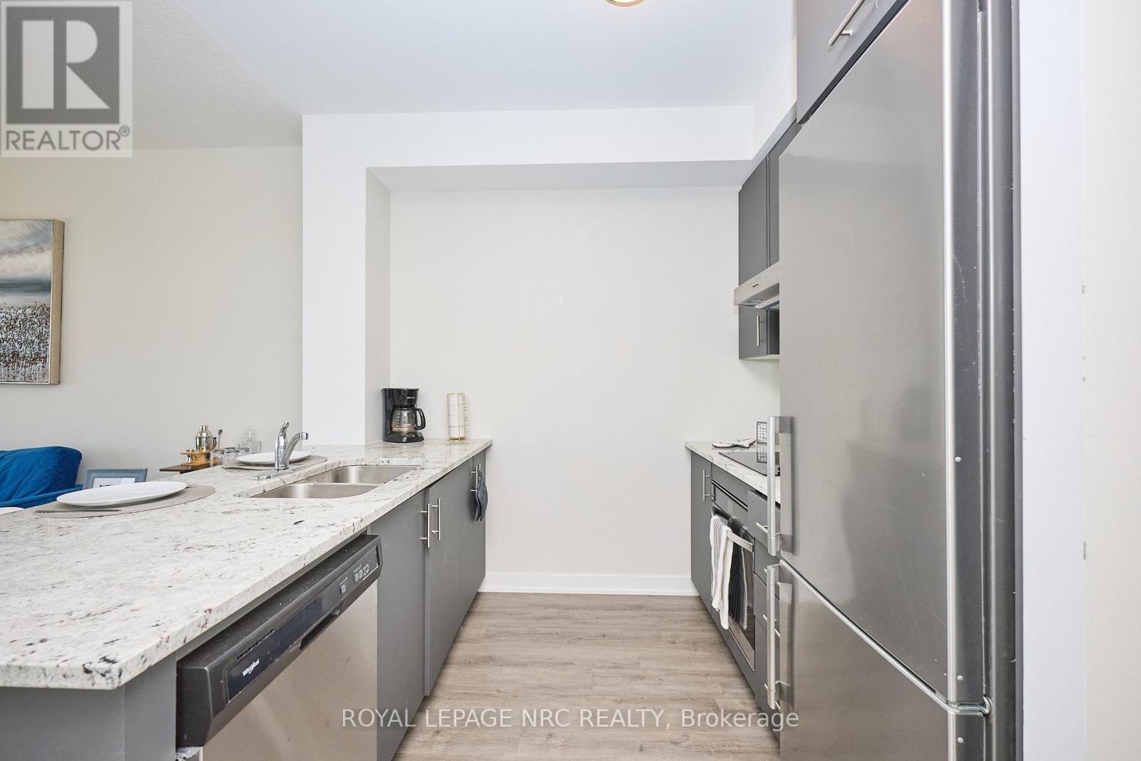 221 - 600 North Service Road, Hamilton, Ontario  L8E 0L2 - Photo 9 - X12438189