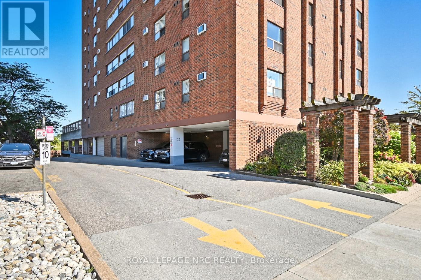 401 - 141 Church Street, St. Catharines, Ontario  L2R 7L7 - Photo 3 - X12438249