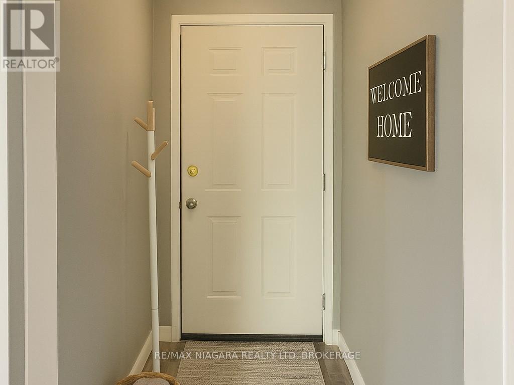 2 - 23 Jarvis Street, Fort Erie, Ontario  L2A 2S3 - Photo 2 - X12438315