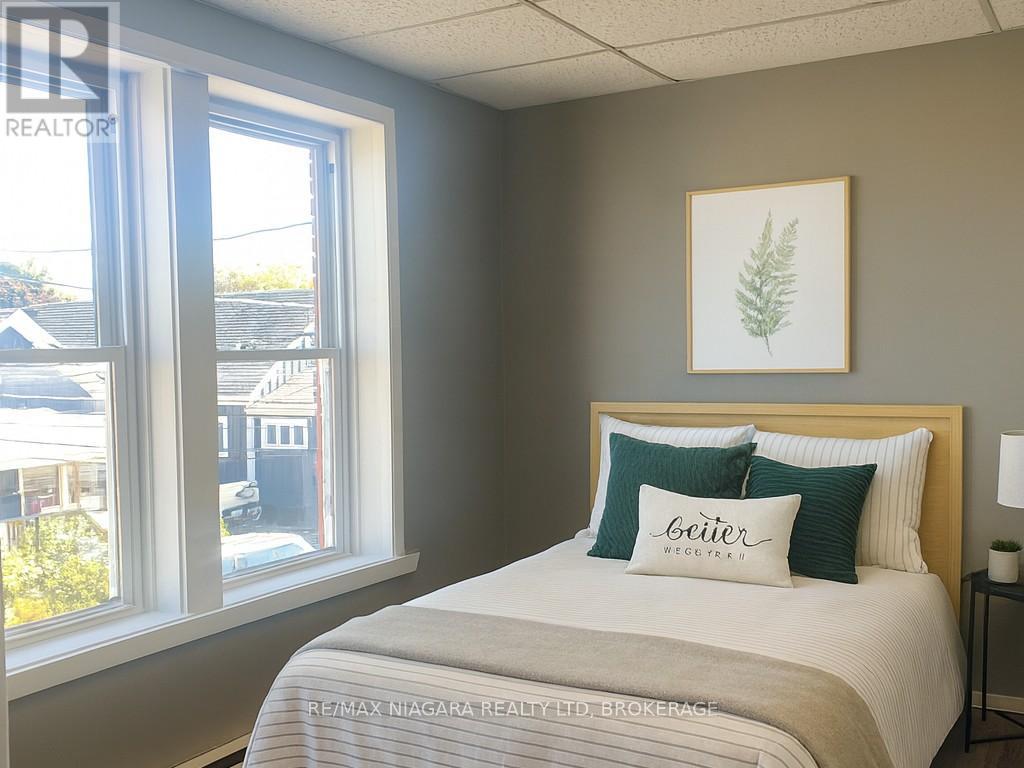 2 - 23 Jarvis Street, Fort Erie, Ontario  L2A 2S3 - Photo 6 - X12438315