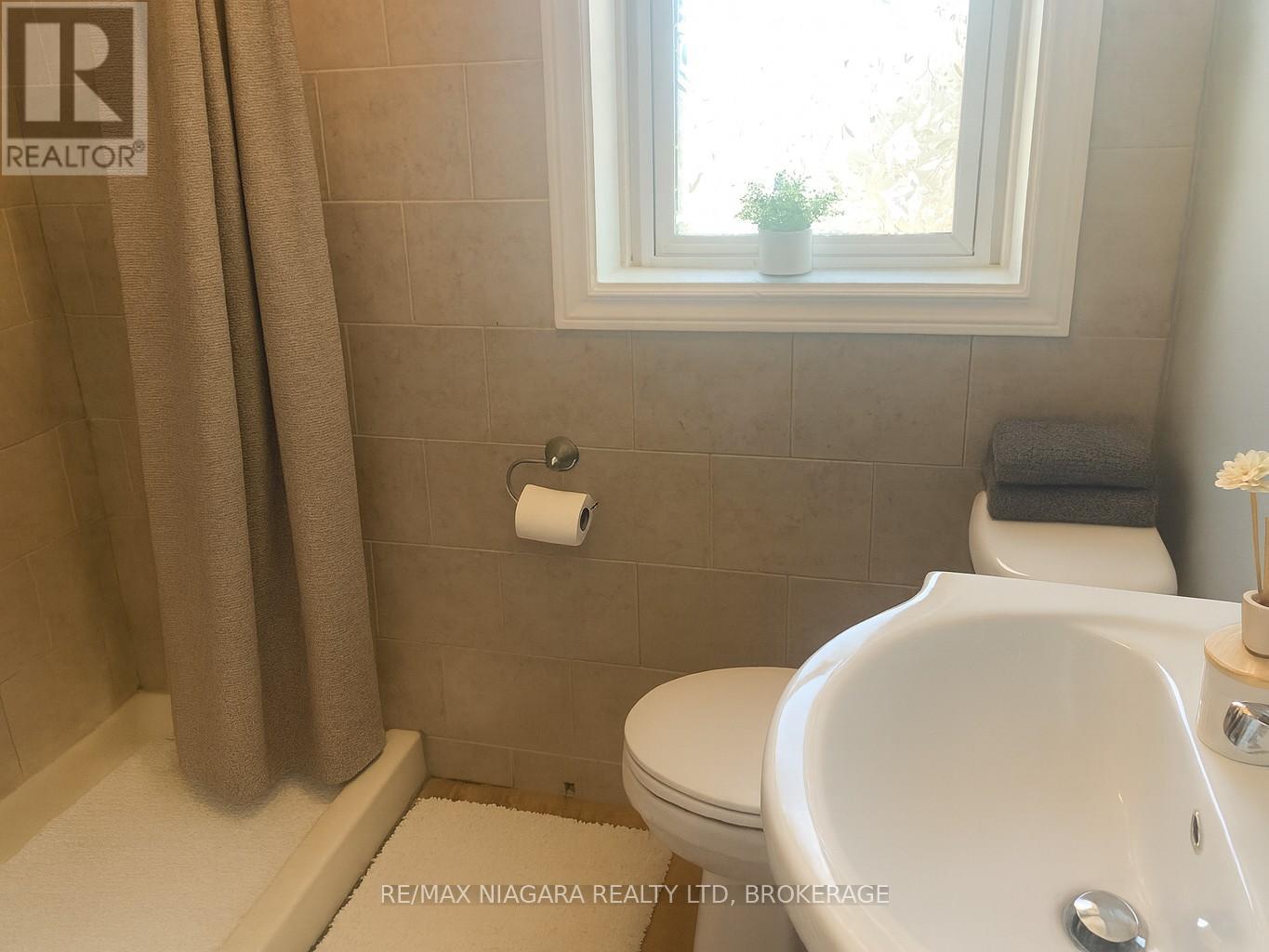 2 - 23 Jarvis Street, Fort Erie, Ontario  L2A 2S3 - Photo 8 - X12438315