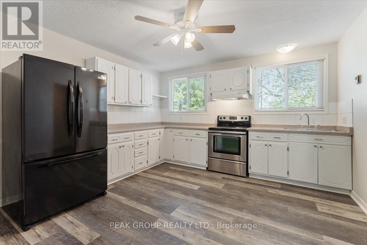 4386 Drummond Road, Niagara Falls, Ontario  L2E 6C3 - Photo 10 - X12438663