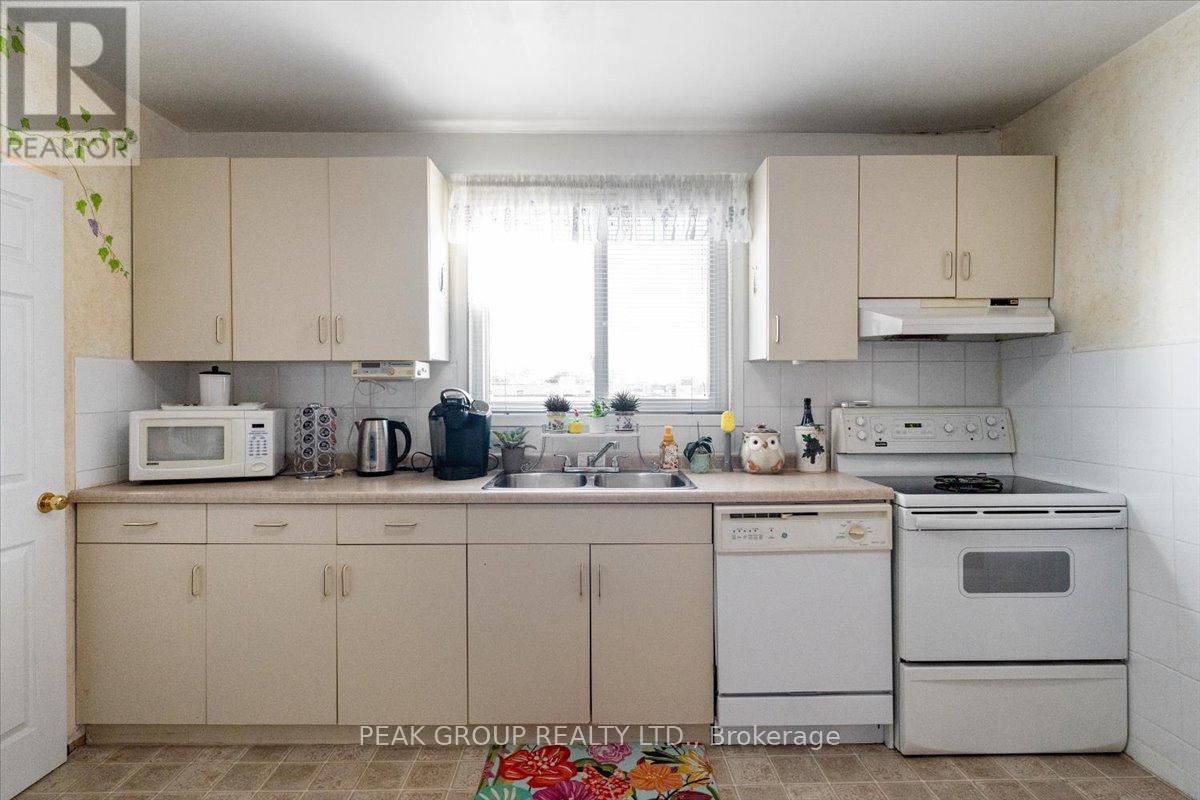 4386 Drummond Road, Niagara Falls, Ontario  L2E 6C3 - Photo 22 - X12438663