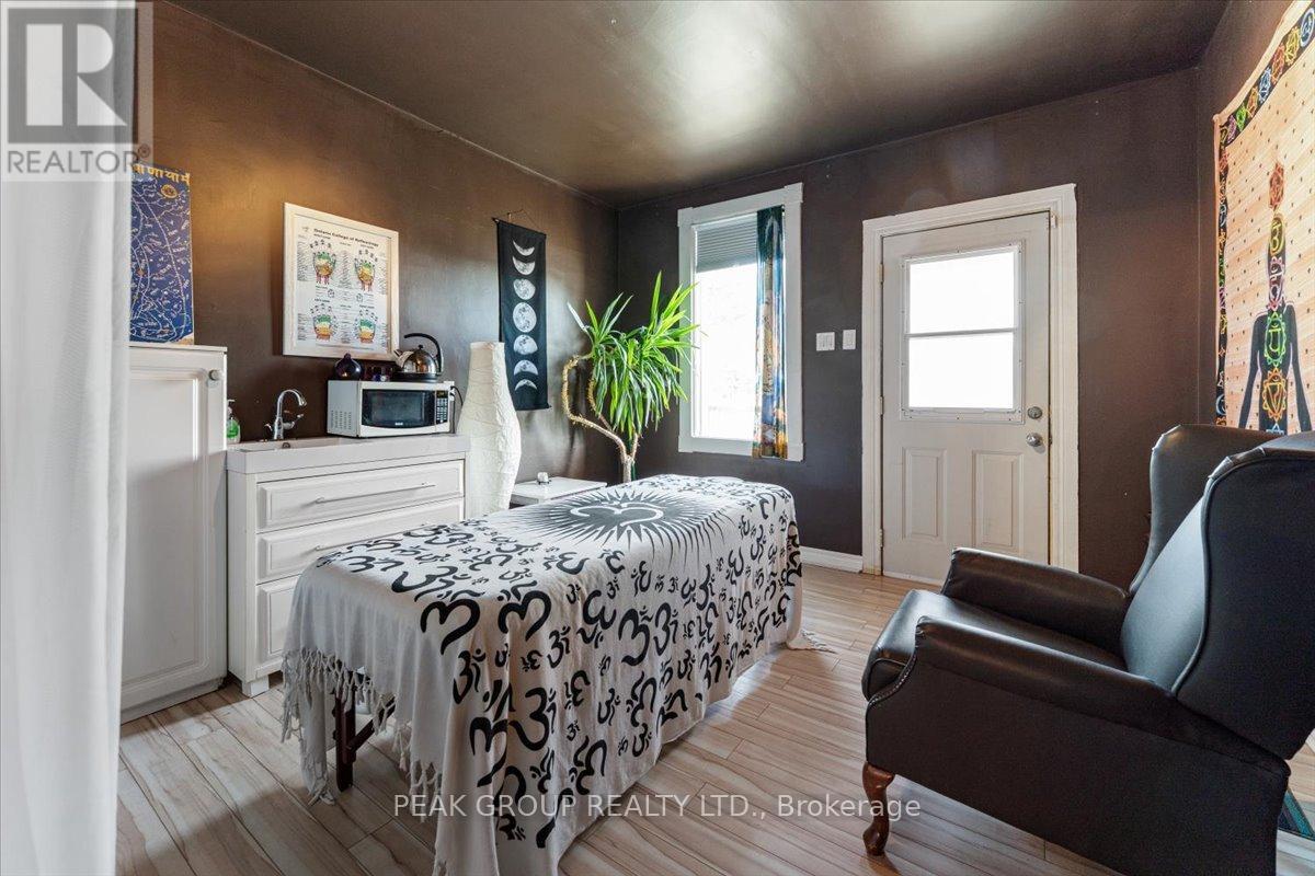 4386 Drummond Road, Niagara Falls, Ontario  L2E 6C3 - Photo 32 - X12438663