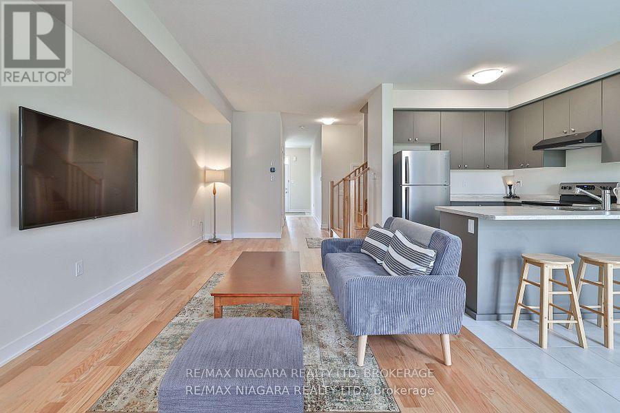 77 Keelson St, Welland, Ontario  L3B 0M4 - Photo 10 - X12438683