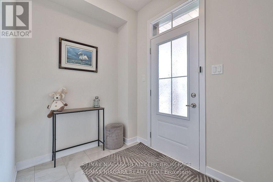 77 Keelson St, Welland, Ontario  L3B 0M4 - Photo 4 - X12438683