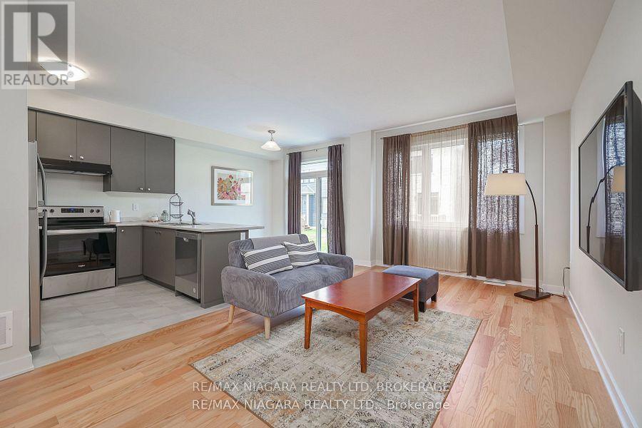 77 Keelson St, Welland, Ontario  L3B 0M4 - Photo 8 - X12438683