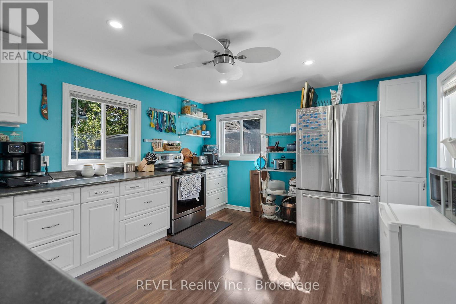 33 Regent Street, Thorold, Ontario  L2V 1T5 - Photo 14 - X12439205