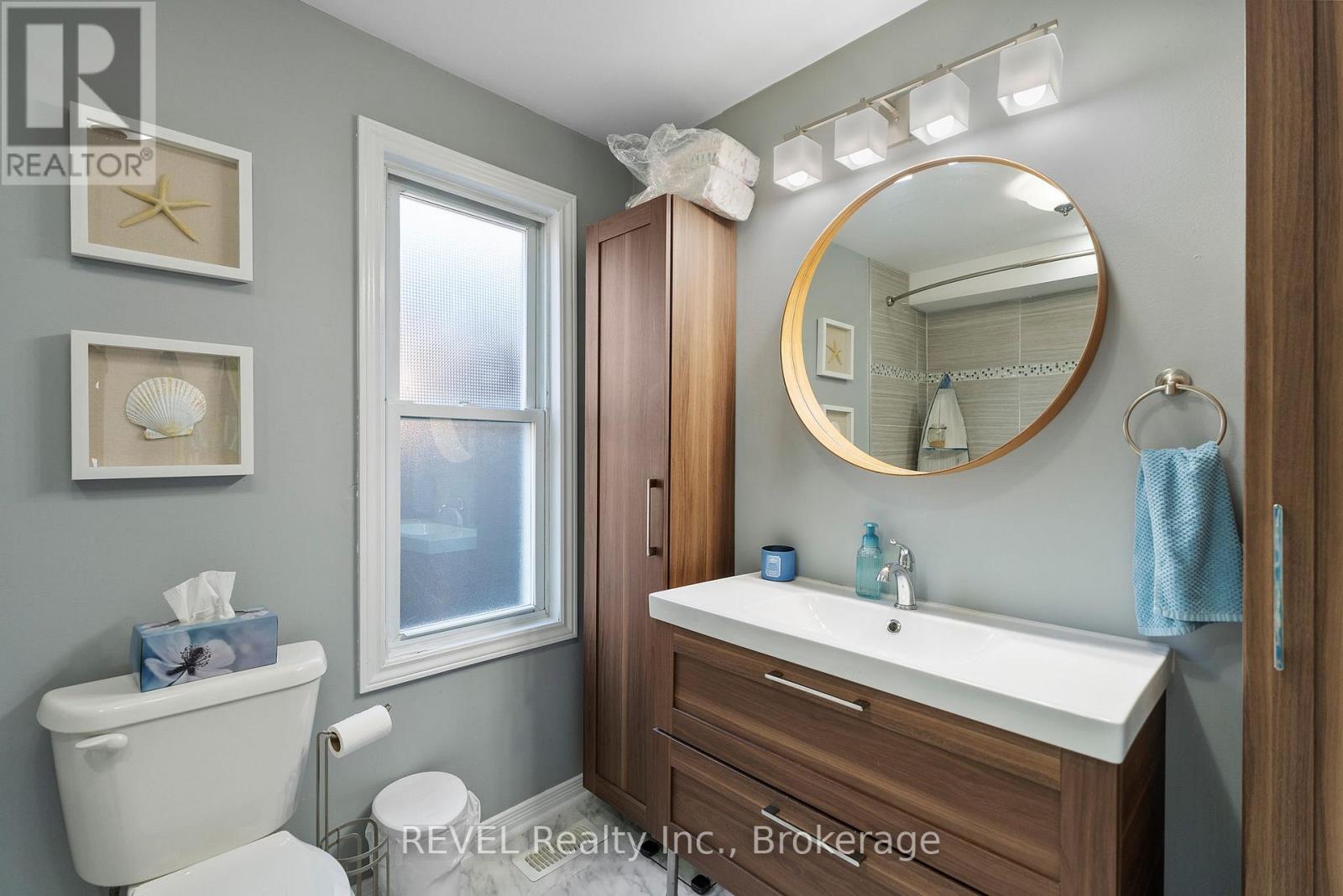 33 Regent Street, Thorold, Ontario  L2V 1T5 - Photo 17 - X12439205