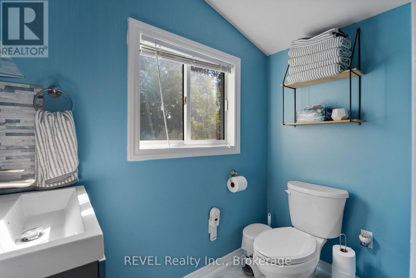 33 Regent Street, Thorold, Ontario  L2V 1T5 - Photo 21 - X12439205