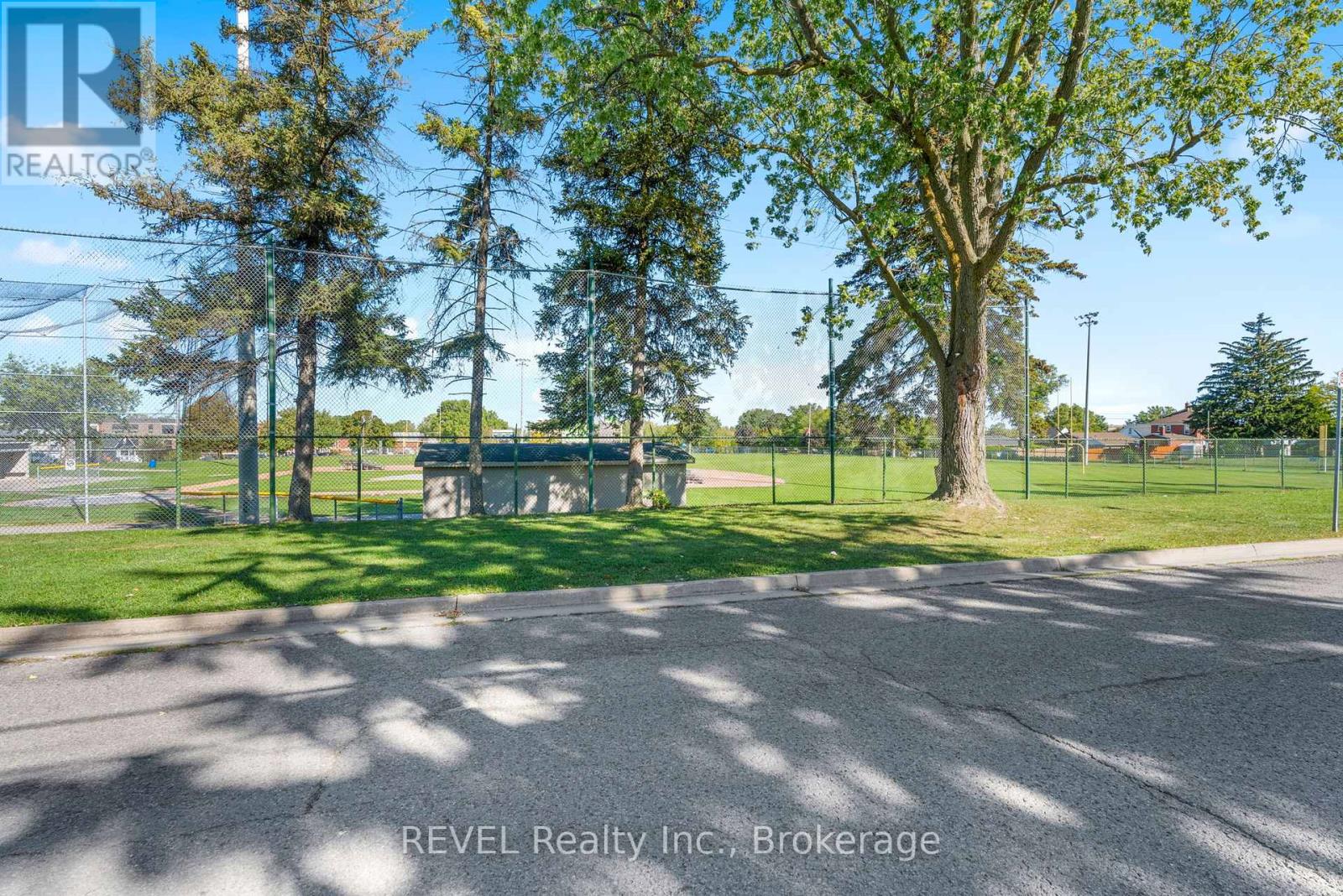 33 Regent Street, Thorold, Ontario  L2V 1T5 - Photo 29 - X12439205