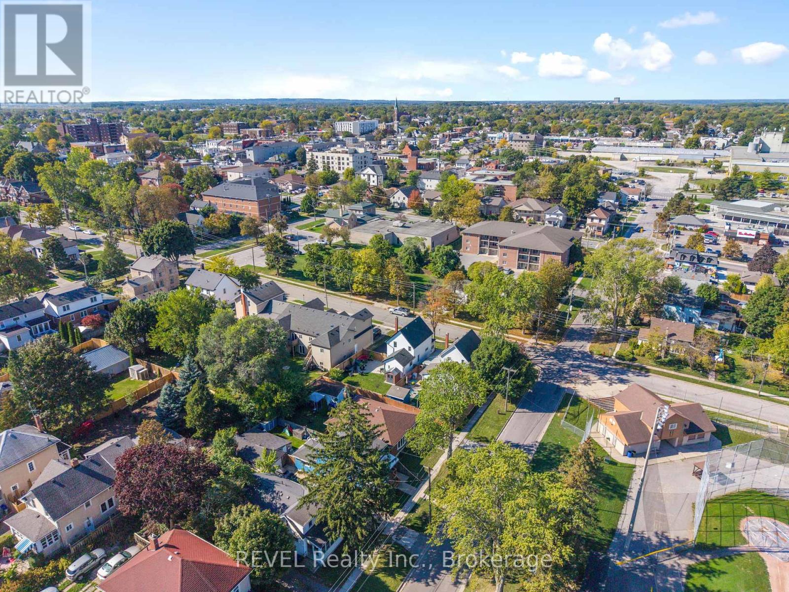 33 Regent Street, Thorold, Ontario  L2V 1T5 - Photo 34 - X12439205
