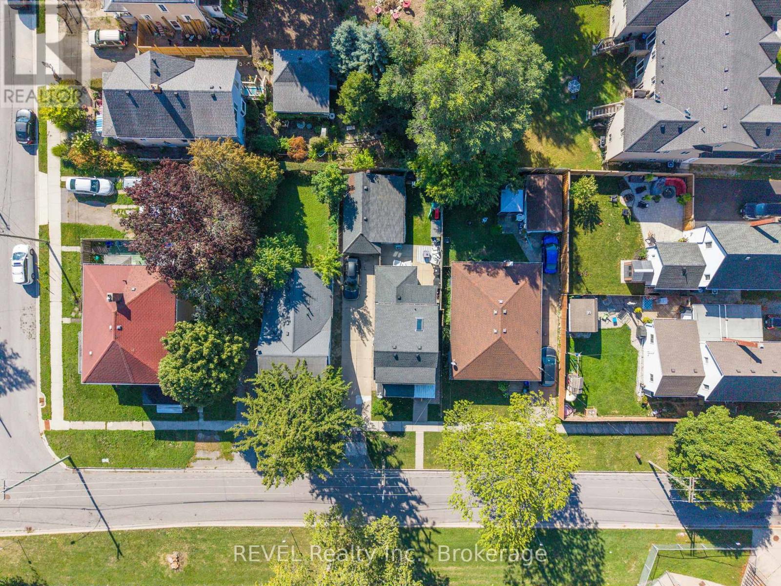 33 Regent Street, Thorold, Ontario  L2V 1T5 - Photo 36 - X12439205