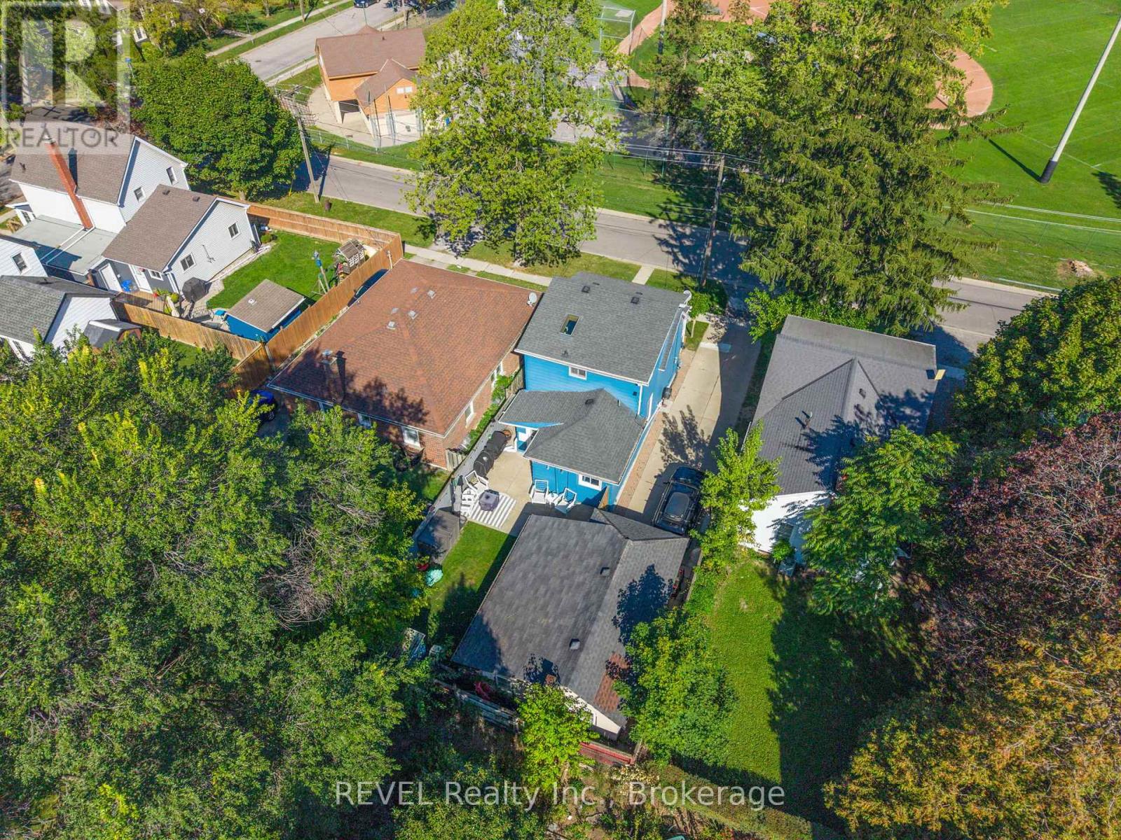 33 Regent Street, Thorold, Ontario  L2V 1T5 - Photo 37 - X12439205