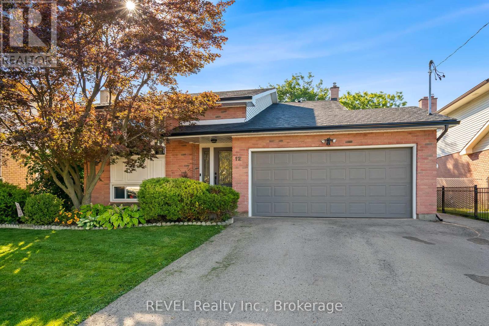 12 SILVERDALE DRIVE, St. Catharines, Ontario