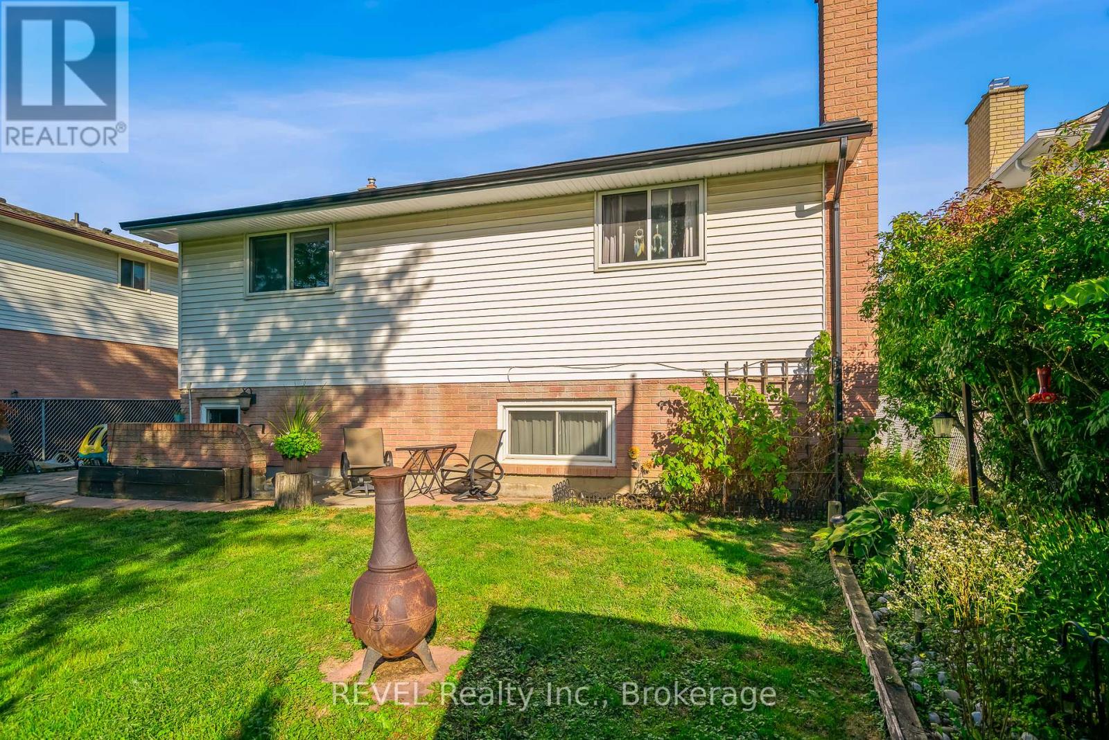 12 Silverdale Drive, St. Catharines, Ontario  L2M 3N1 - Photo 15 - X12439514