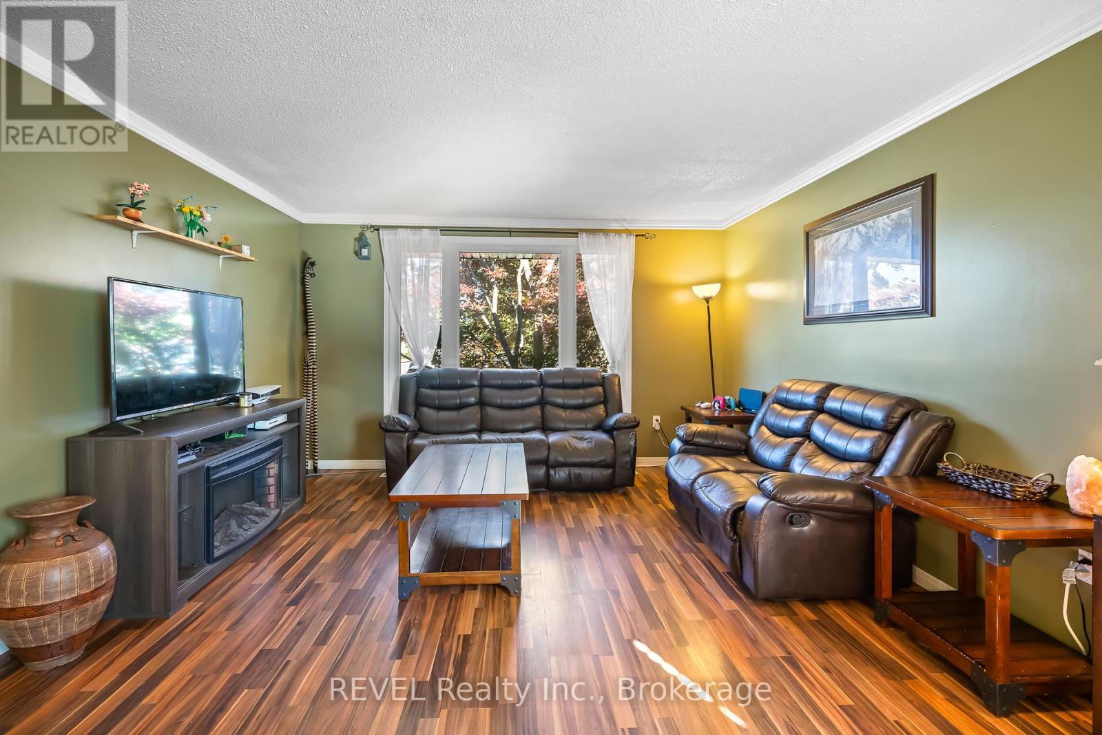 12 Silverdale Drive, St. Catharines, Ontario  L2M 3N1 - Photo 18 - X12439514