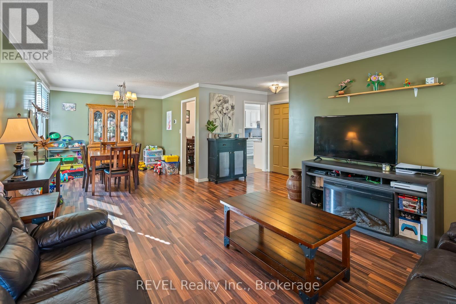 12 Silverdale Drive, St. Catharines, Ontario  L2M 3N1 - Photo 20 - X12439514