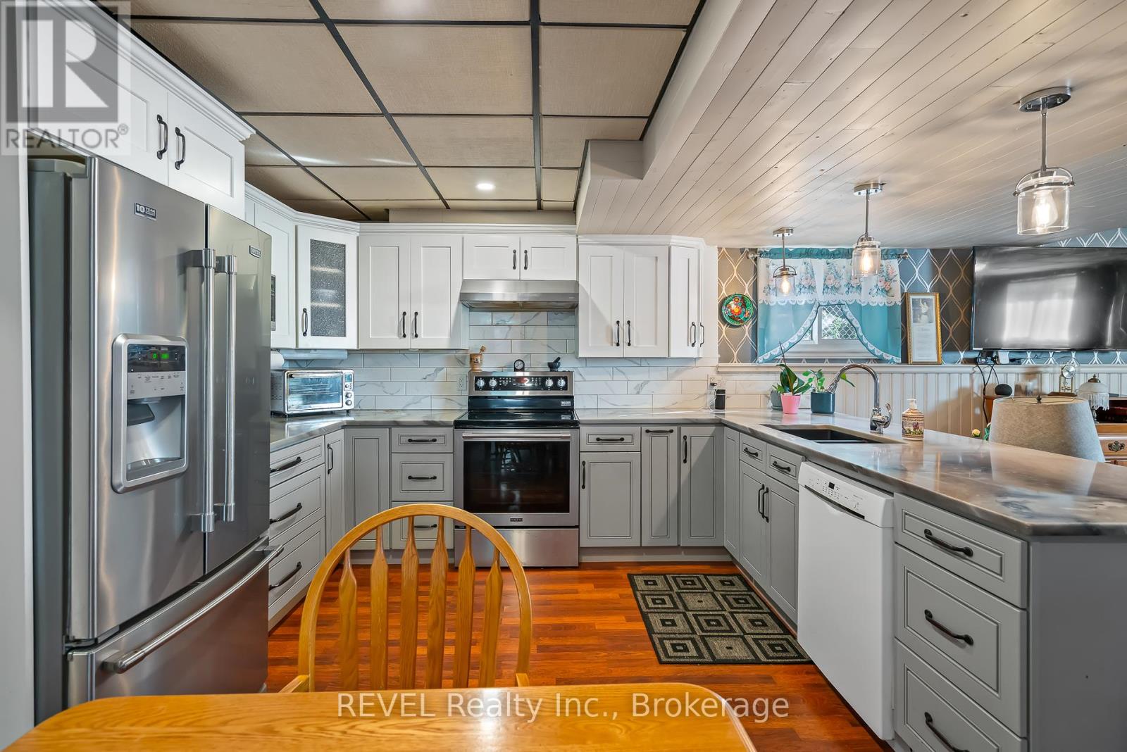 12 Silverdale Drive, St. Catharines, Ontario  L2M 3N1 - Photo 33 - X12439514