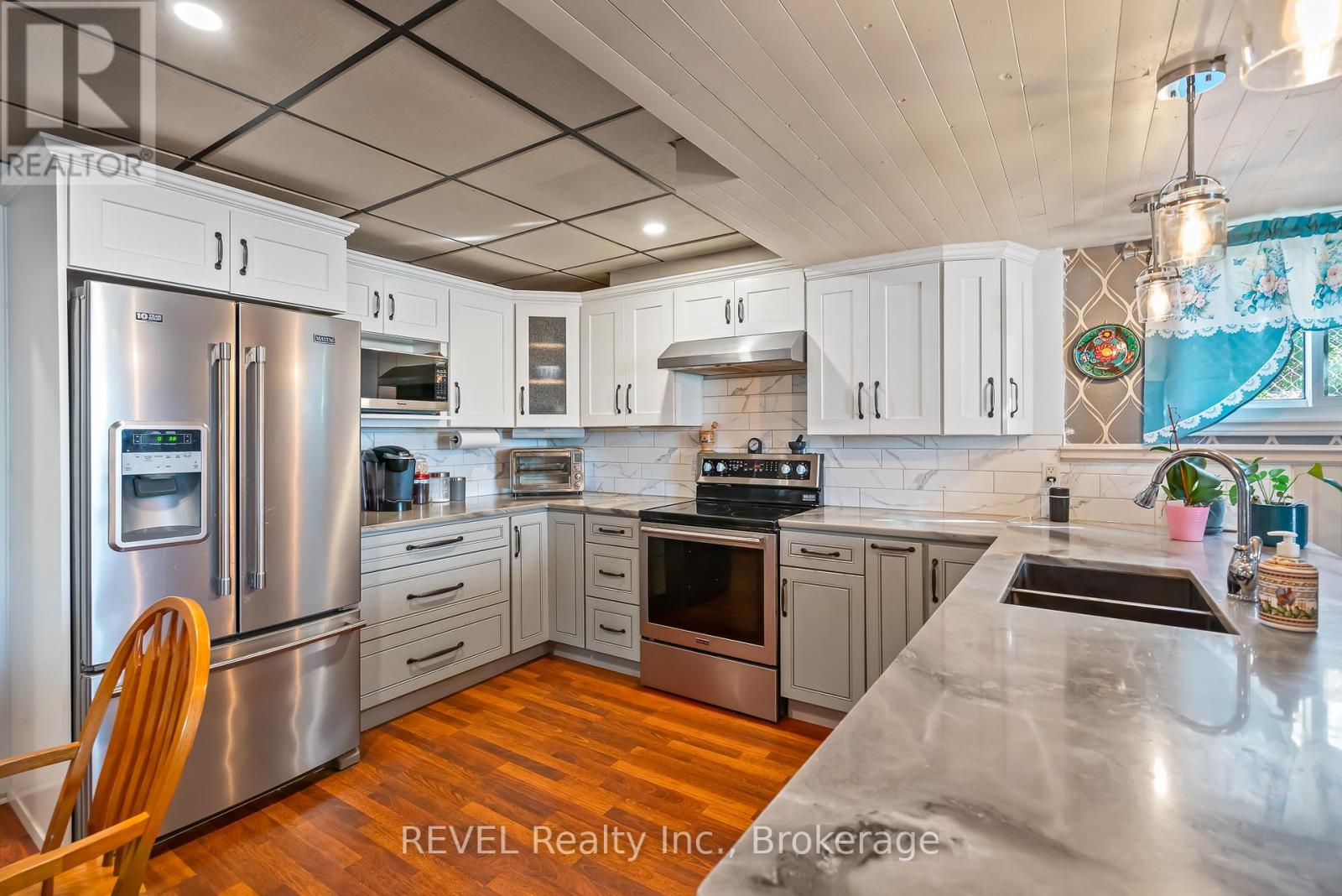 12 Silverdale Drive, St. Catharines, Ontario  L2M 3N1 - Photo 34 - X12439514