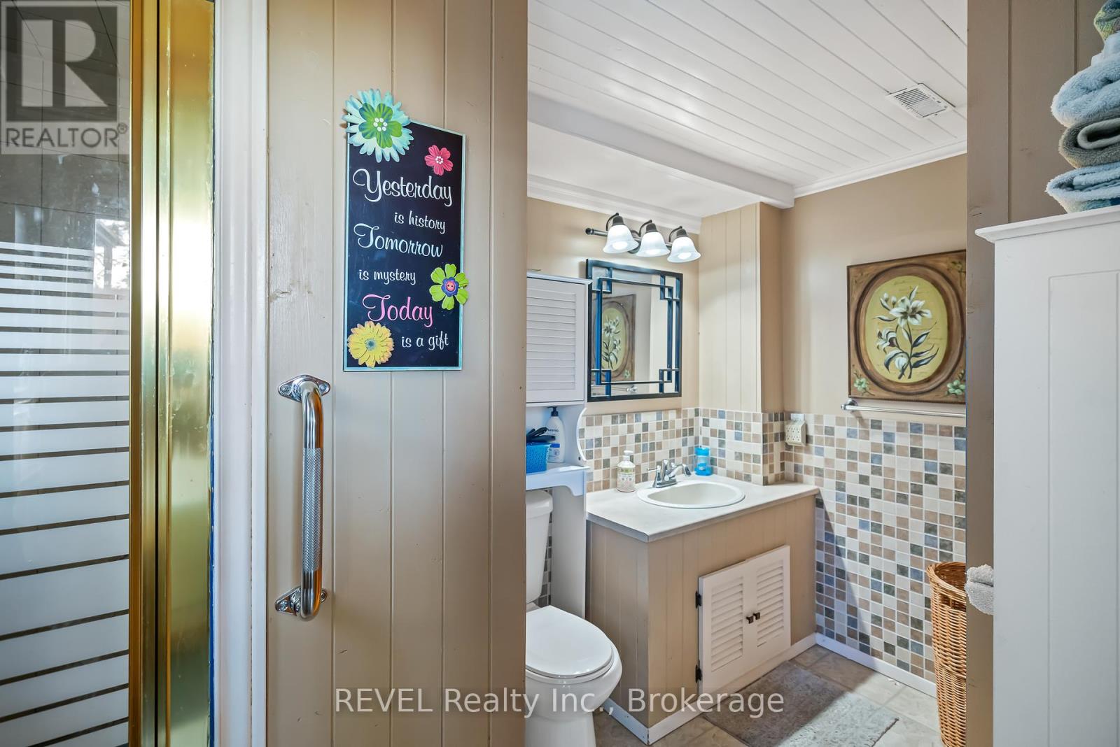 12 Silverdale Drive, St. Catharines, Ontario  L2M 3N1 - Photo 36 - X12439514